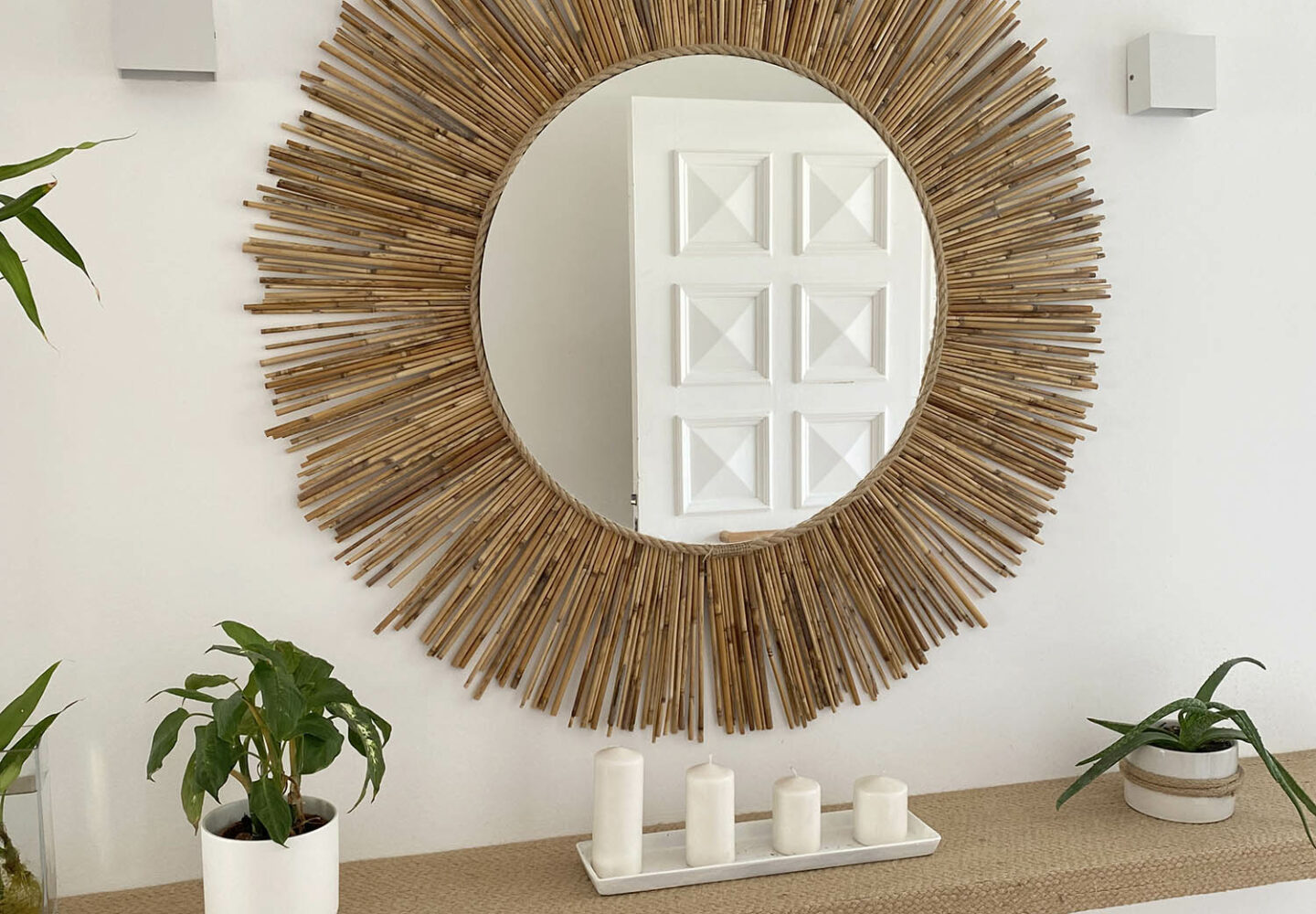 Transforma tu recibidor con un espejo artesanal Espejos Artesanales para una Entrada Única Decoración Natural con Espejos de Bambú Cómo Transformar tu Recibidor con Yute y Rafia